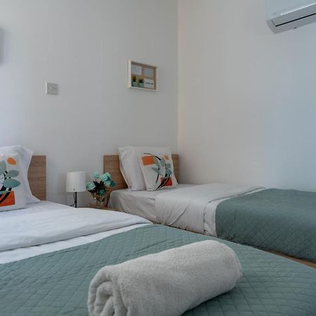 Andrea 3-Bedroom Apt In Mackenzie Larnaca Buitenkant foto