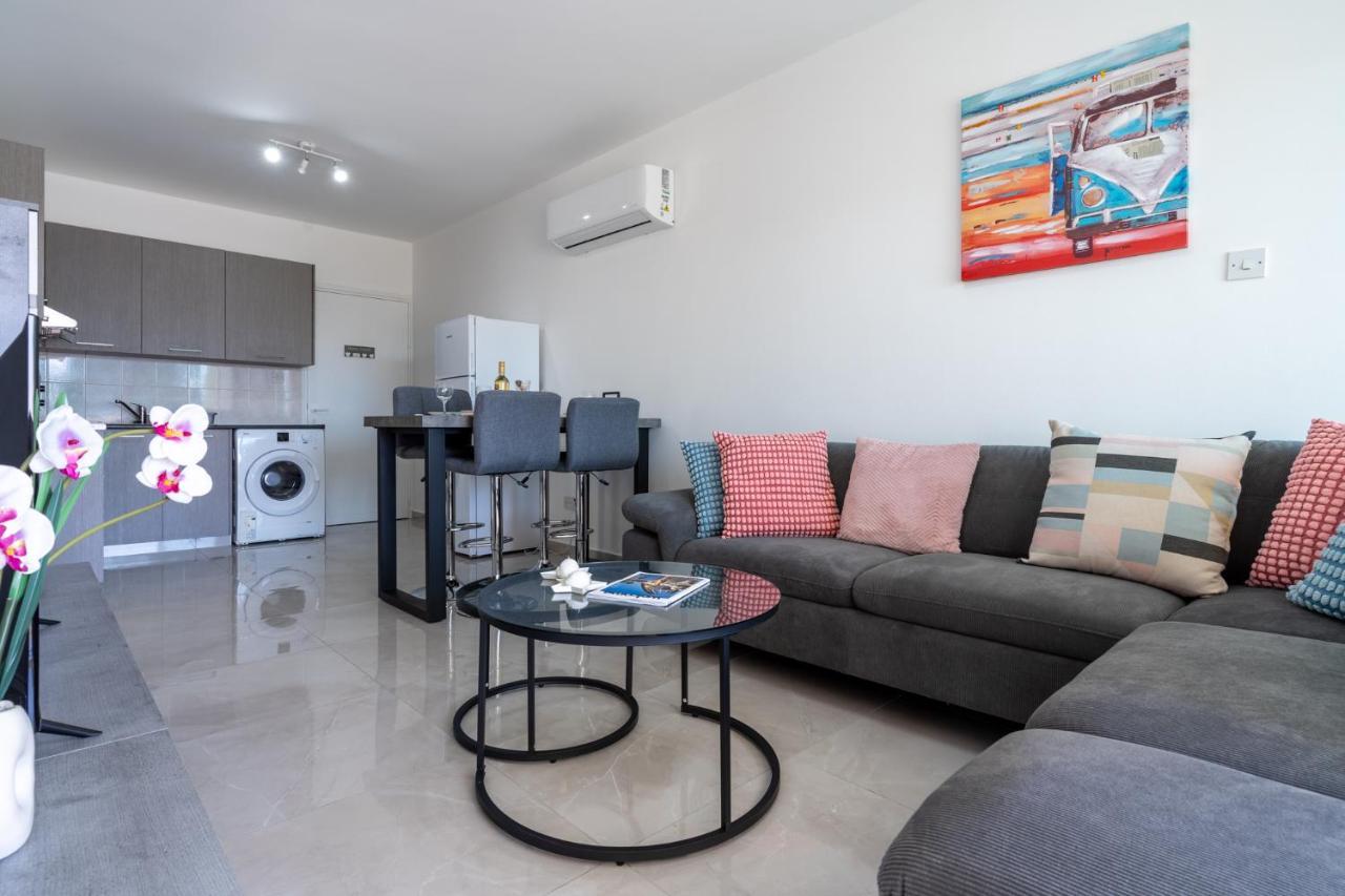 Andrea 3-Bedroom Apt In Mackenzie Larnaca Buitenkant foto