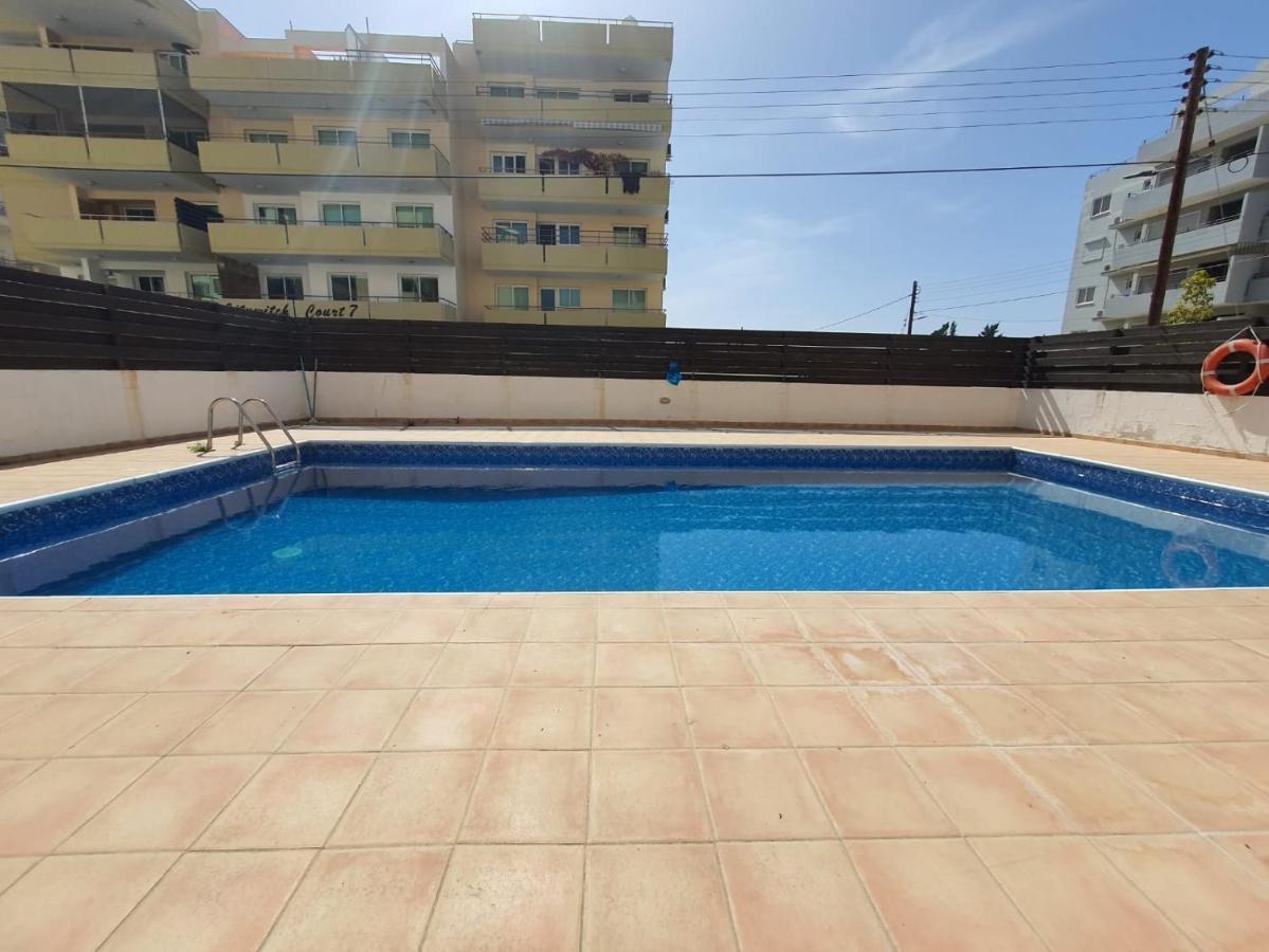 Andrea 3-Bedroom Apt In Mackenzie Larnaca Buitenkant foto