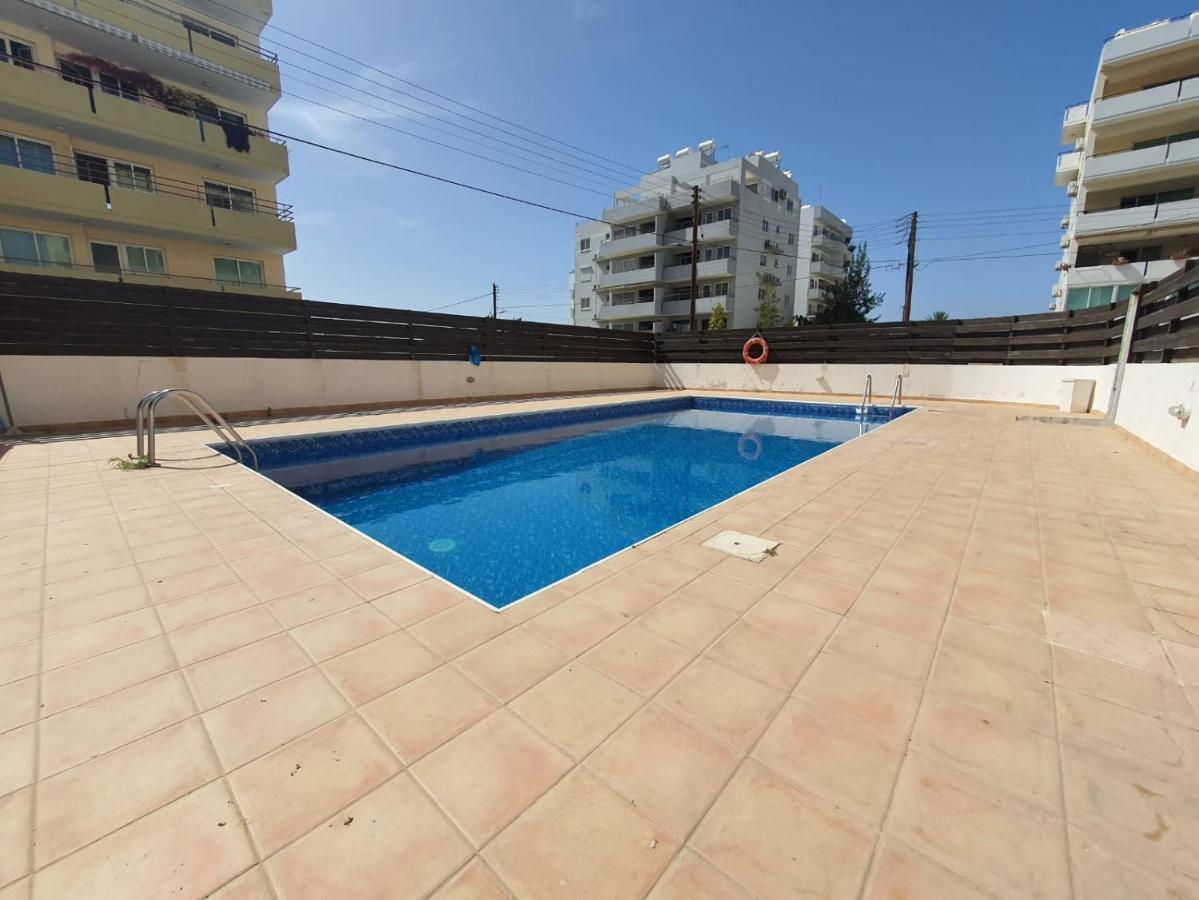 Andrea 3-Bedroom Apt In Mackenzie Larnaca Buitenkant foto